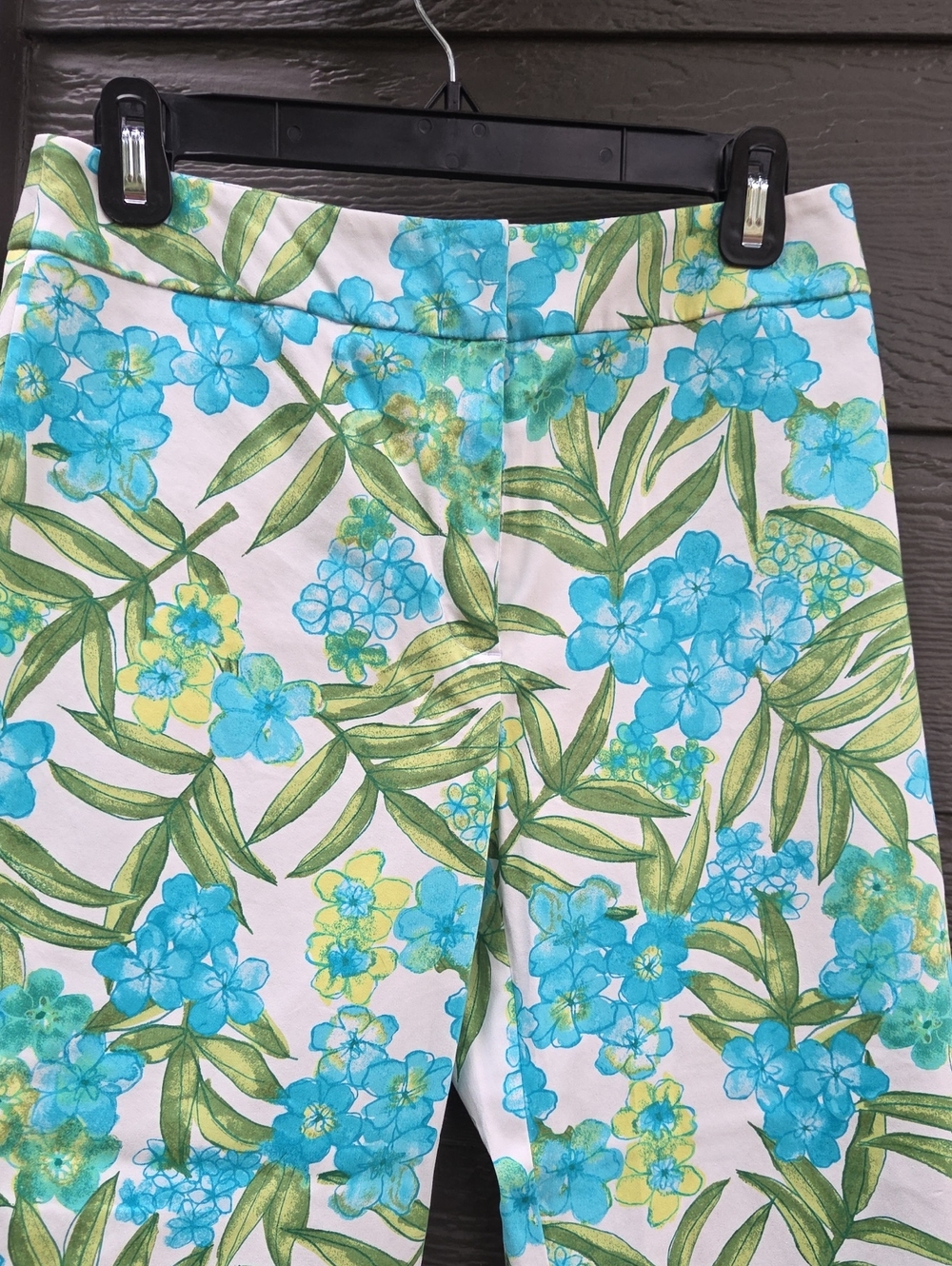 Croft & Barrow Blue Floral Capri Pants Resort Style Womens Size 6 - Picture 2 of 15